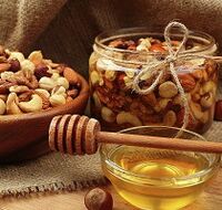 med a ořechy ke stimulaci potence