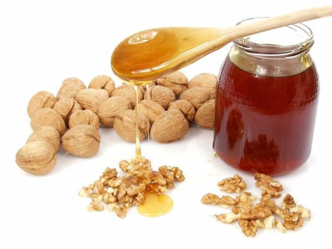 Med s vlašskými ořechy - lidový lék, který zvyšuje potenci u mužů